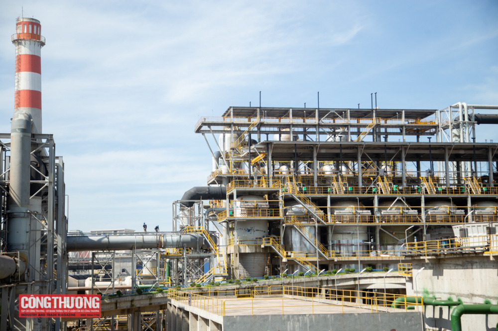 công nghiệp tiếp tục thể hiện vai trò ngành kinh tế chủ đạo của tỉnh Quảng Ngãi