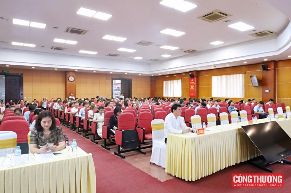 Tập huấn ứng dụng trí tuệ nhân tạo (AI) cho cán bộ các cấp ủy và cơ quan Đảng