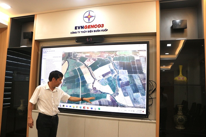 Ông Nguyễn Đức - Phó Giám đốc Công ty Thủy điện Buôn Kuốp chia sẻ về tình huống giả định khi diễn tập