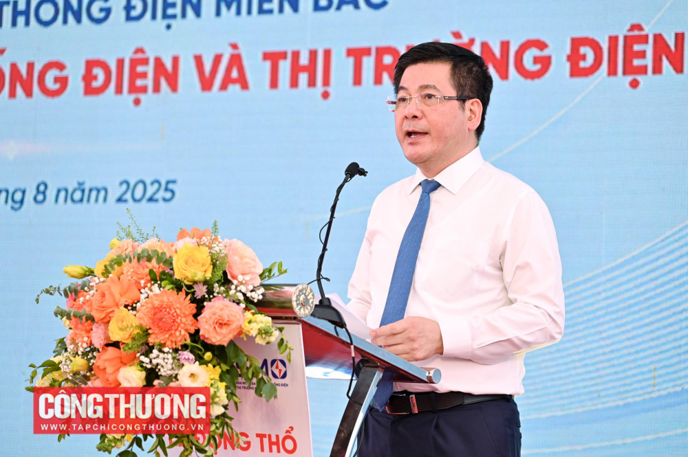 Bộ trưởng Bộ Công Thương Nguyễn Hồng Diên bày tỏ niềm vui mừng khi dự án quan trọng của ngành điện được động thổ vào dịp kỷ niệm 80 năm Cách mạng Tháng Tám và Quốc khánh 2/9