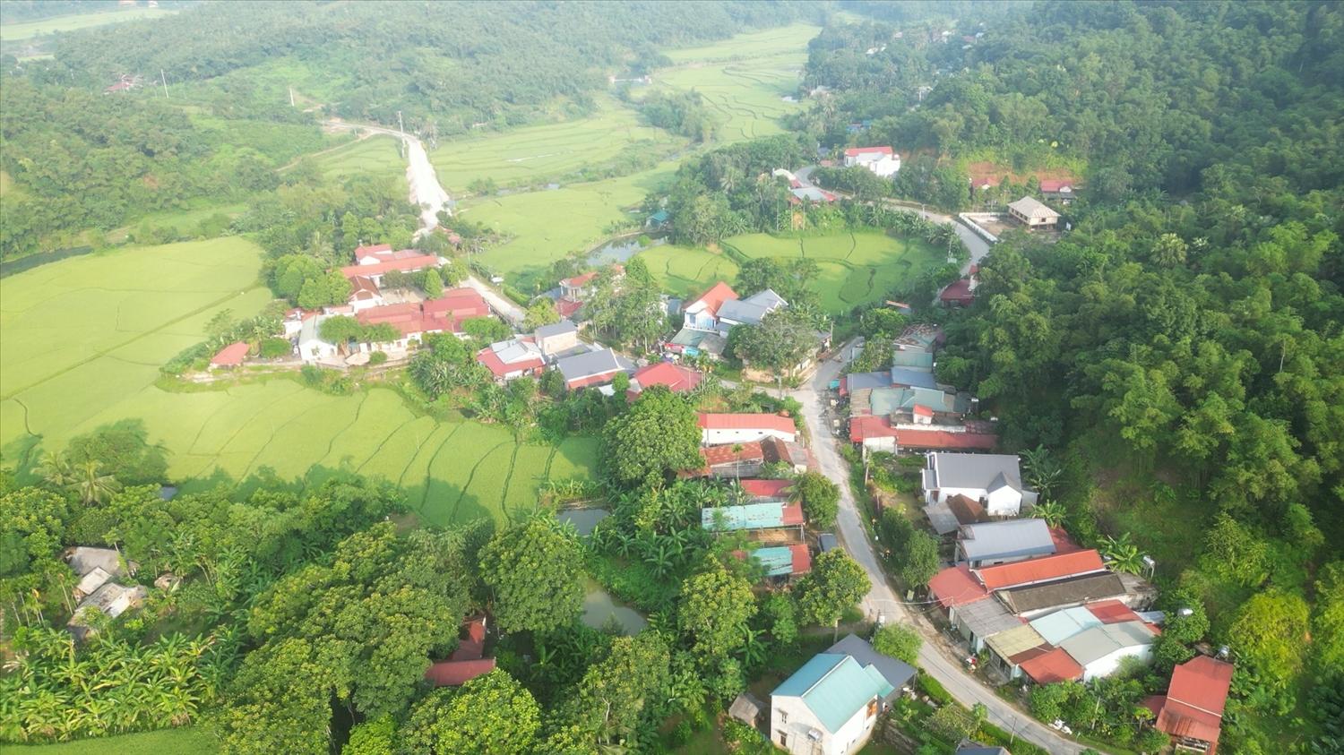 Kết cấu hạ tầng miền núi tỉnh Thanh Hóa được đầu tư ngày càng khang trang, đồng bộ.
