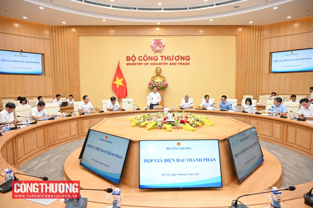 Bộ trưởng Nguyễn Hồng Diên đã chủ trì buổi làm việc với các đơn vị trực thuộc Bộ; lãnh đạo Tập đoàn Điện lực Việt Nam (EVN) và các Tổng công ty Điện lực về giá bán lẻ điện hai thành phần.