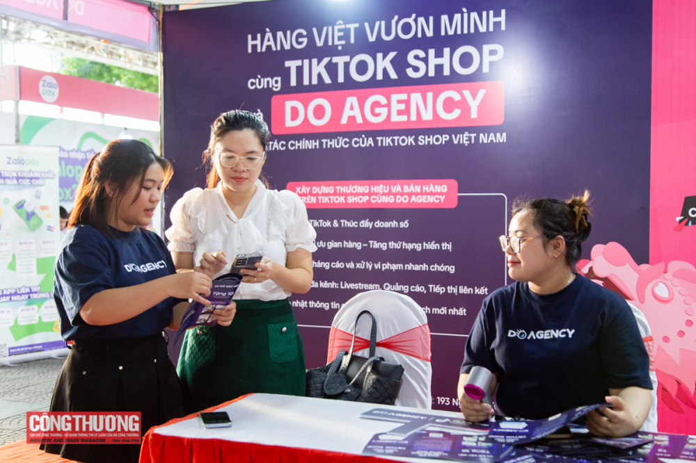 Đà Nẵng cũng kêu gọi các sàn thương mại điện tử lớn và các nền tảng công nghệ tiếp tục đồng hành sâu rộng hơn với địa phương