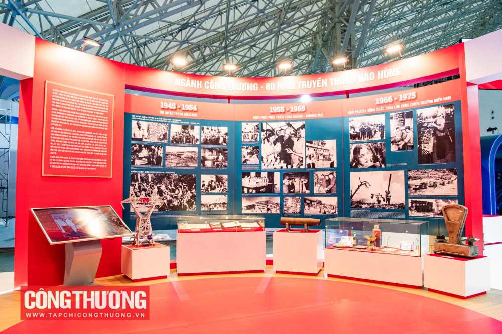 Gian triển lãm “80 năm Ngành Công Thương lớn mạnh cùng đất nước” được chia ra làm 5 khu vực: Khu vực Khánh tiết; Khu vực Ngành Công Thương - 80 năm lịch sử hào hùng; Khu vực Ngành Công Thương - Thành tựu và dấu ấn; Khu vực Ngành Công Thương trong kỷ nguyên vươn mình của đất nước; Khu vực trải nghiệm và tương tác.