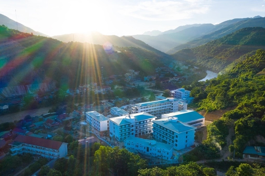 Toàn cảnh trường THPT Kỳ Sơn. Ảnh: Trungnam Group Toàn cảnh trường THPT Kỳ Sơn. Ảnh: Trungnam Group