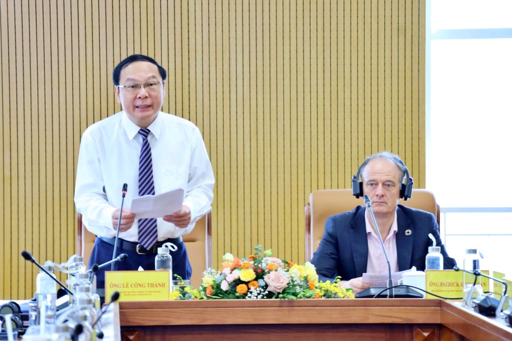 Thứ trưởng Lê Công Thành