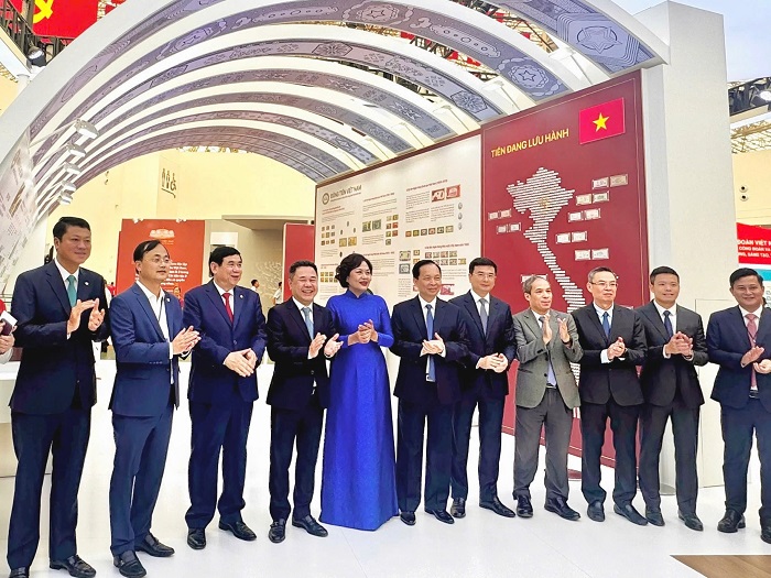 Thống đốc NHNN cùng các lãnh đạo ngành Ngân hàng đồng hành tại Triển lãm “Thành tựu đất nước A80”