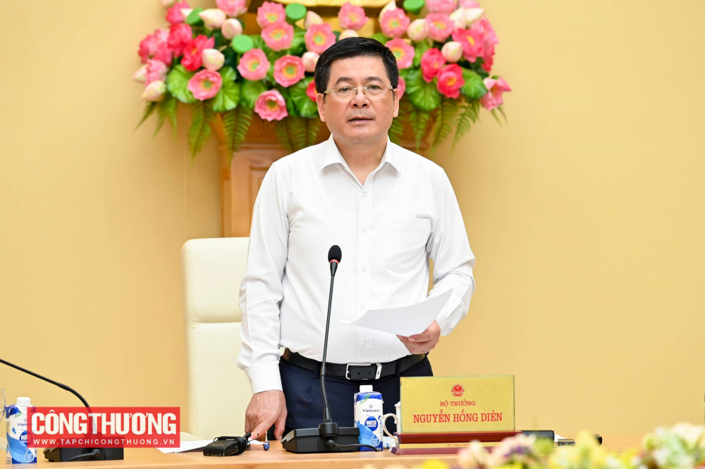 Bộ trưởng Nguyễn Hồng Diên
