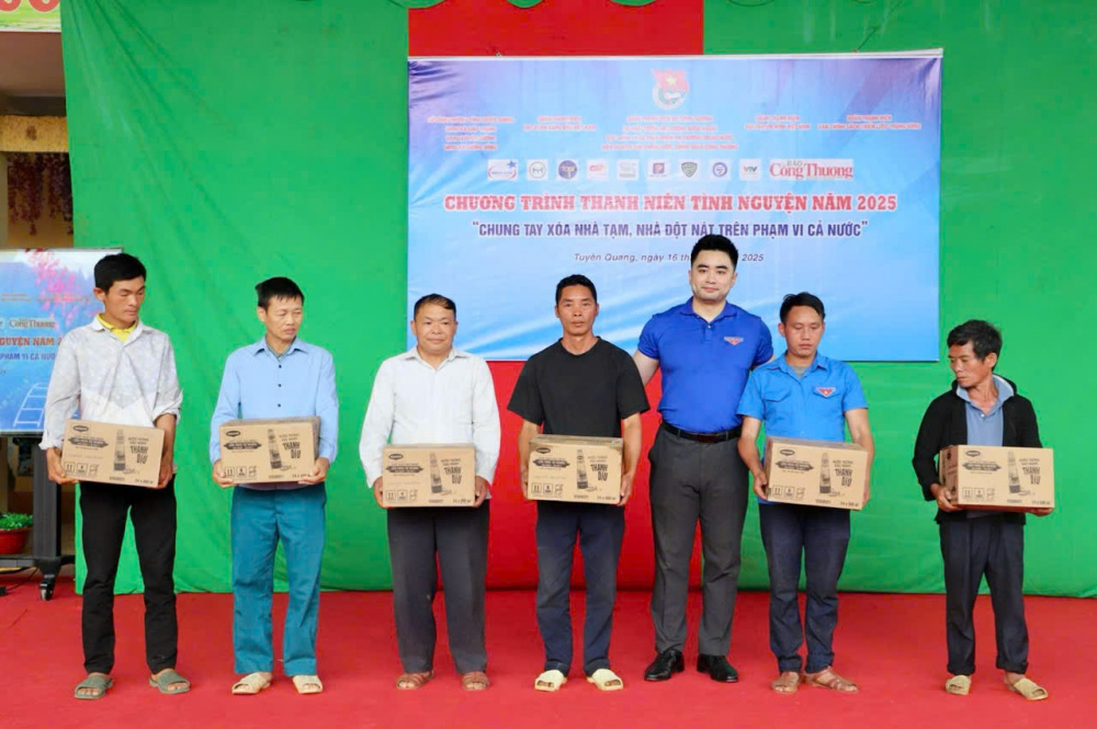 Đoàn Thanh niên Bộ Công Thương tổ chức Chương trình Thanh niên tình nguyện “Chung tay xóa nhà tạm, nhà dột nát trên phạm vi cả nước trong năm 2025”