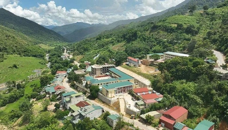 Một góc Pù Nhi – xã miền núi còn khó khăn với phần lớn đồng bào dân tộc Mông sinh sống. Một góc Pù Nhi – xã miền núi còn khó khăn với phần lớn đồng bào dân tộc Mông sinh sống