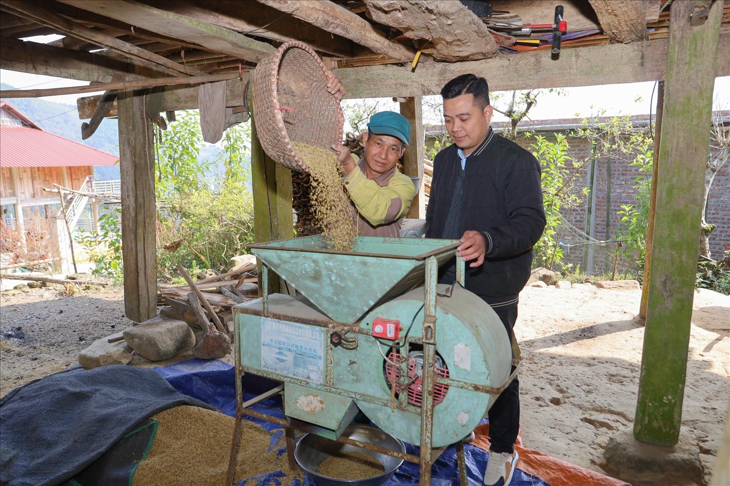 Nhờ tác động tổng hợp từ các dự án giảm nghèo, thu nhập bình quân đầu người năm 2025 của xã Lao Chải đạt khoảng 26 triệu đồng/người/năm, tăng so với giai đoạn trước Nhờ tác động tổng hợp từ các dự án giảm nghèo, thu nhập bình quân đầu người năm 2025 của xã Lao Chải đạt khoảng 26 triệu đồng/người/năm, tăng so với giai đoạn trước