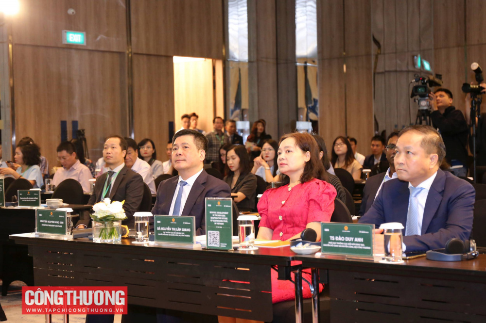 Tìm giải pháp phát triển nhiên liệu sinh học tiến tới thay thế hoàn toàn cho xăng khoáng