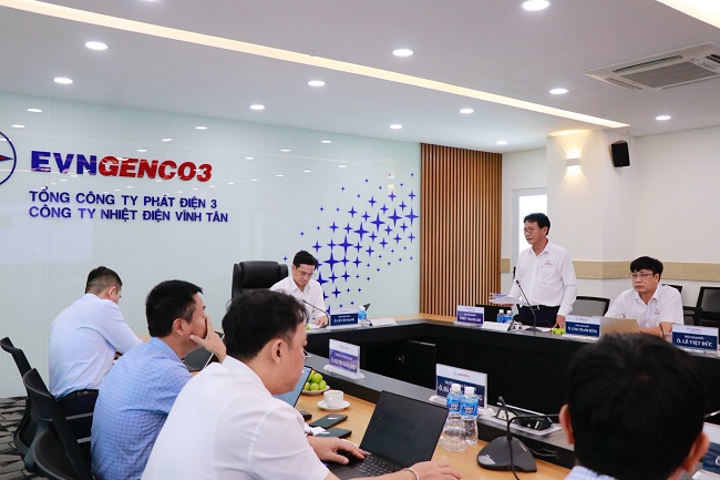 Ông Thiên Thanh Sơn - Giám đốc Công ty báo cáo tại buổi làm việc.