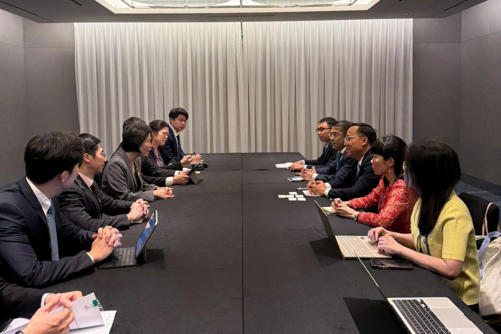 Thứ trưởng Nguyễn Hoàng Long