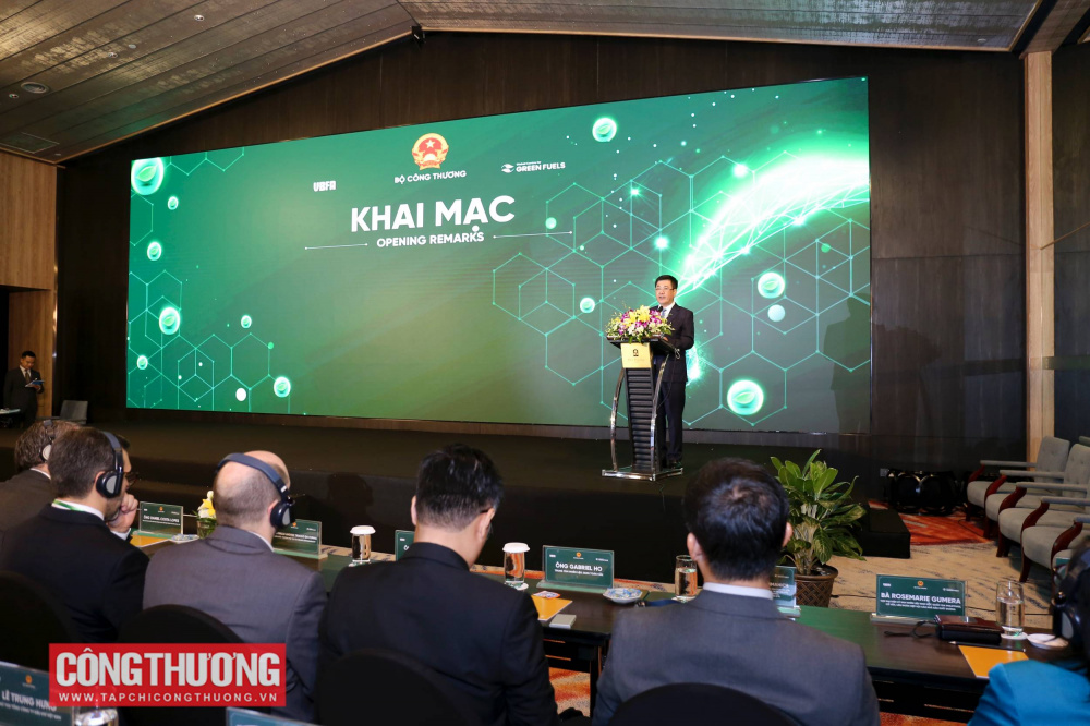 Tìm giải pháp phát triển nhiên liệu sinh học tiến tới thay thế hoàn toàn cho xăng khoáng