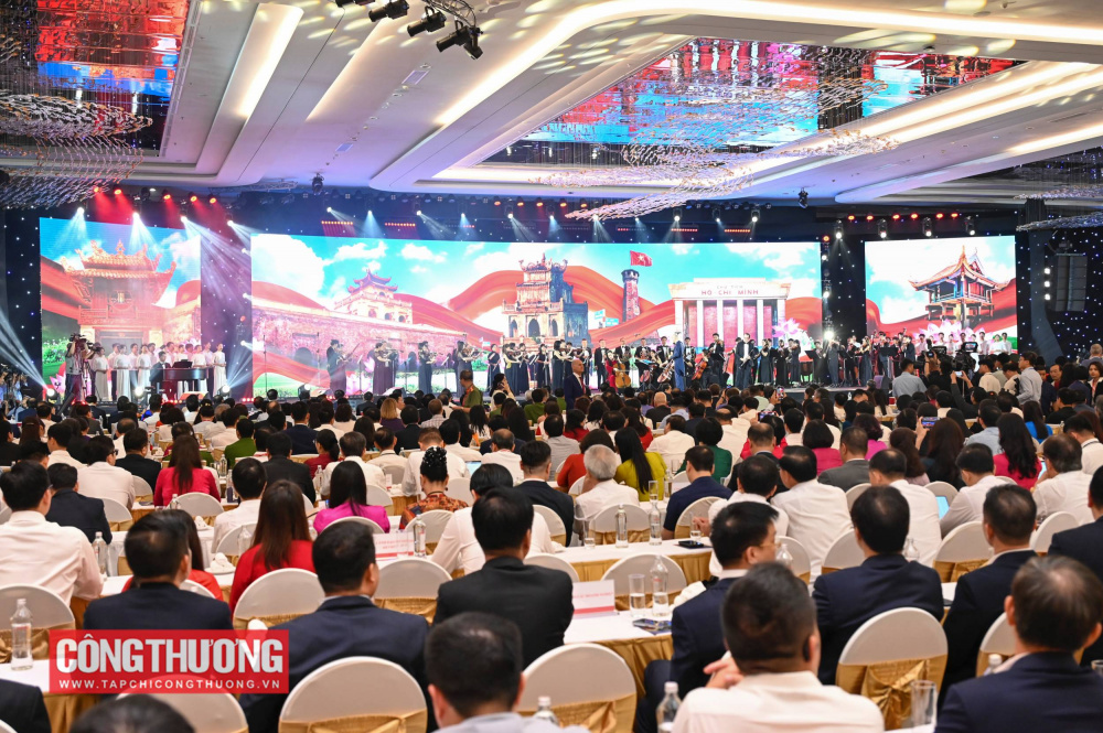 Khai mạc Triển lãm 