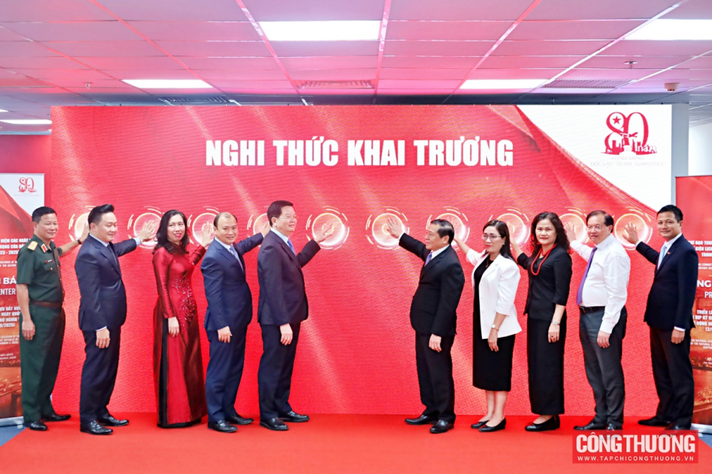 Khai trương Trung tâm Báo chí về triển lãm 80 năm Hành trình độc lập Tự do Hạnh phúc