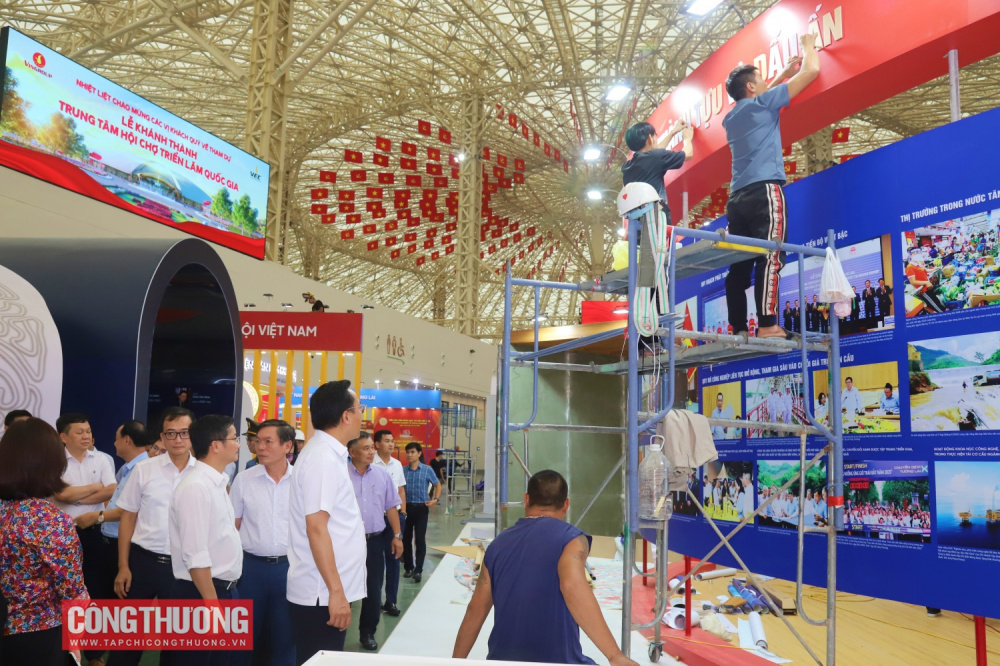 Thứ trưởng Nguyễn Hoàng Long