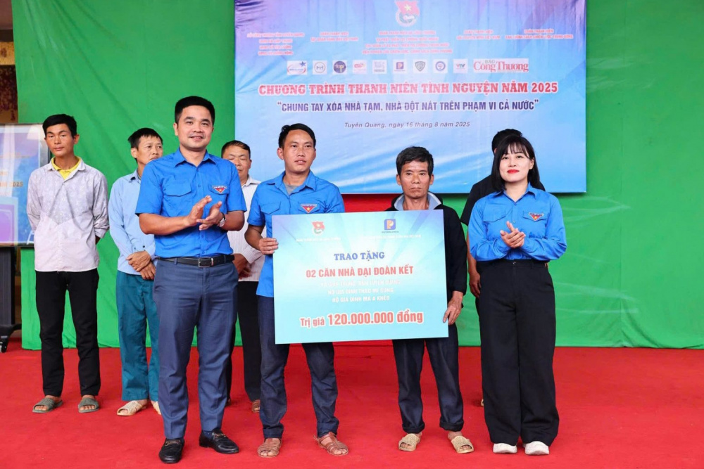 Đoàn Thanh niên Bộ Công Thương tổ chức Chương trình Thanh niên tình nguyện “Chung tay xóa nhà tạm, nhà dột nát trên phạm vi cả nước trong năm 2025”