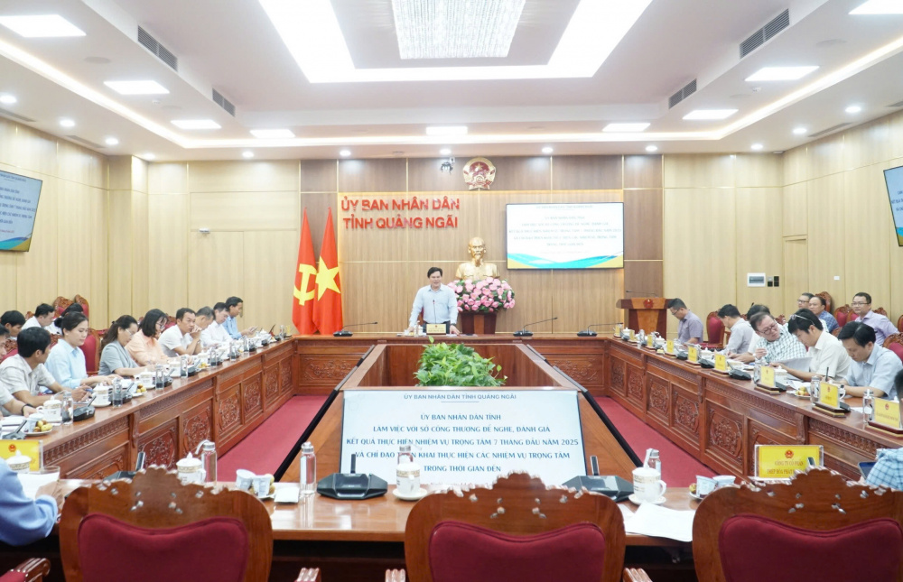 Phó Chủ tịch UBND tỉnh Quảng Ngãi Trần Phước Hiền tại buổi làm việc với Sở Công Thương về kết quả thực hiện nhiệm vụ trọng tâm 7 tháng đầu năm và Kế hoạch thực hiện nhiệm vụ các tháng cuối năm 2025