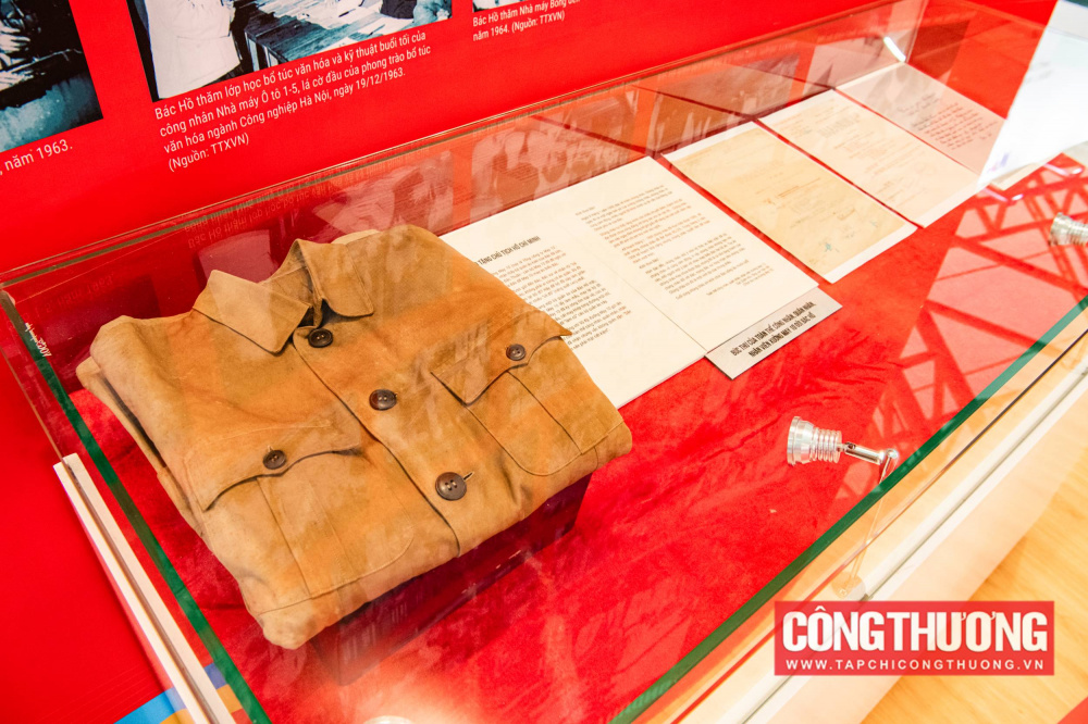 Để có thể tái hiện được hành trình 80 năm của Ngành, đội ngũ thực hiện đã tổng hợp, chọn lọc các thông tin, hiện vật tiêu biểu nhất để trưng bày tại Triển lãm.