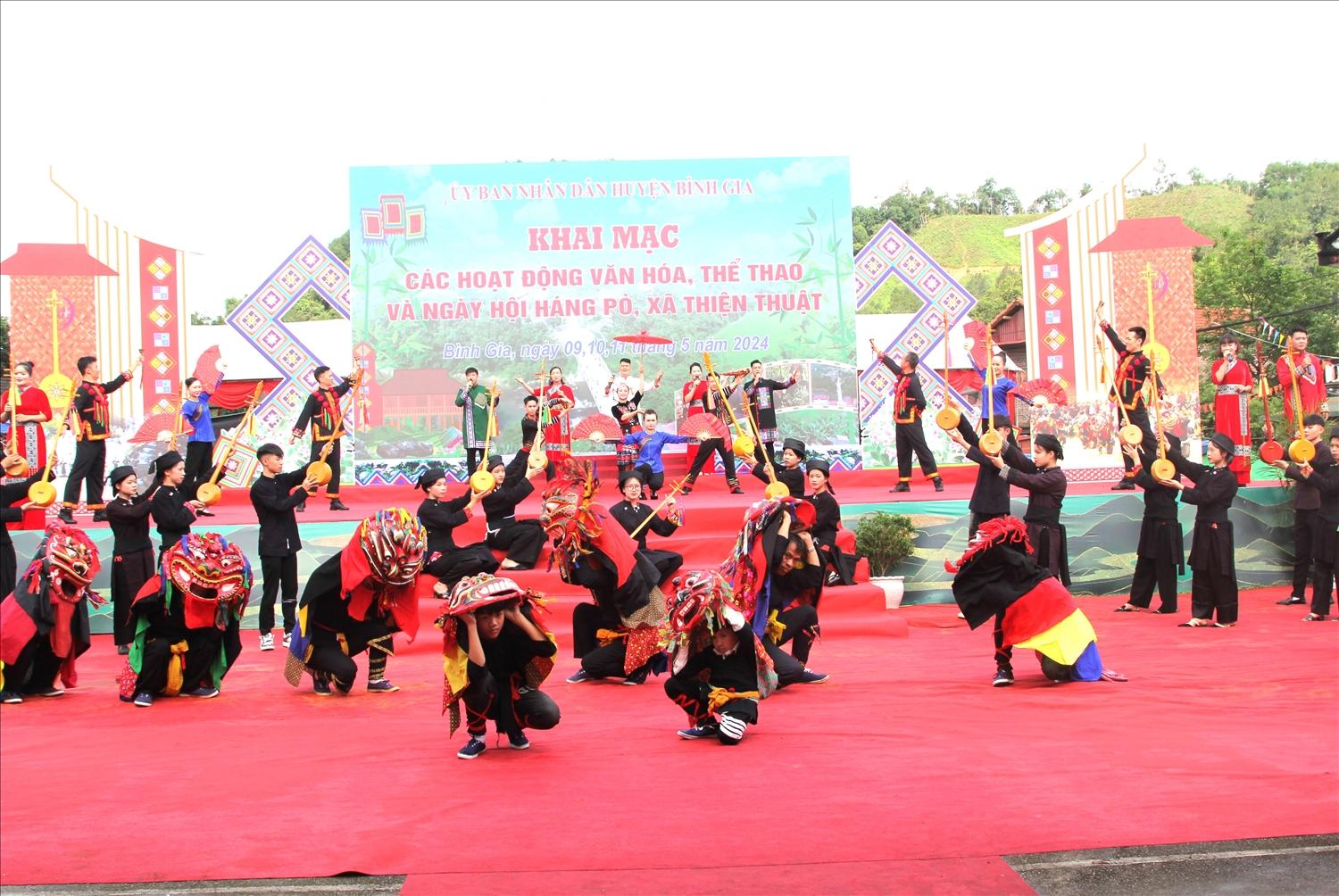 Nhờ triển khai tốt Dự án 6, nhiều giá trị văn hóa truyền thống đặc sắc của đồng bào được “đánh thức” vừa góp phần bảo tồn văn hoá vừa tạo đà phát triển du lịch Nhờ triển khai tốt Dự án 6, nhiều giá trị văn hóa truyền thống đặc sắc của đồng bào được “đánh thức” vừa góp phần bảo tồn văn hoá vừa tạo đà phát triển du lịch