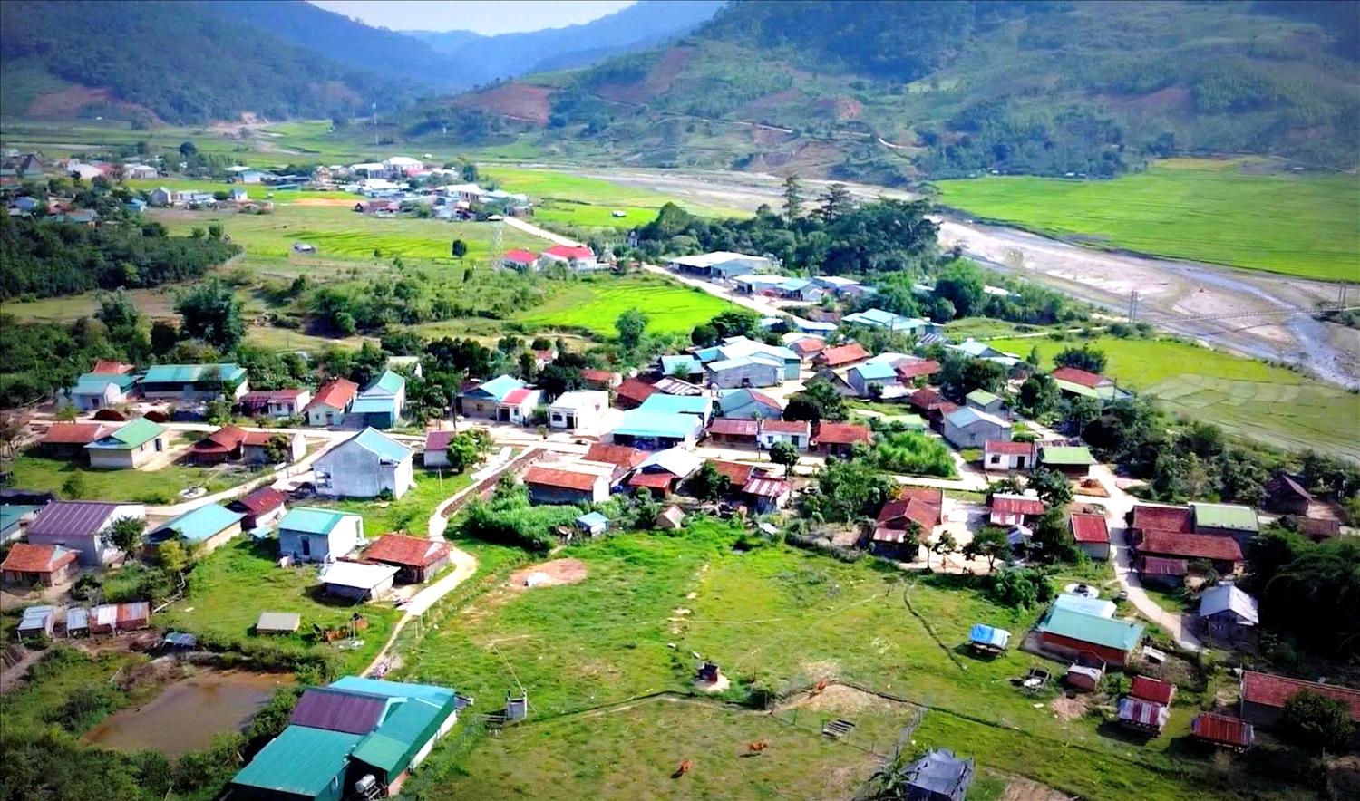 Một góc xã Xốp, nơi có làng Xốp Dùi mới bên dòng Đăk Nôn hiền hòa. 