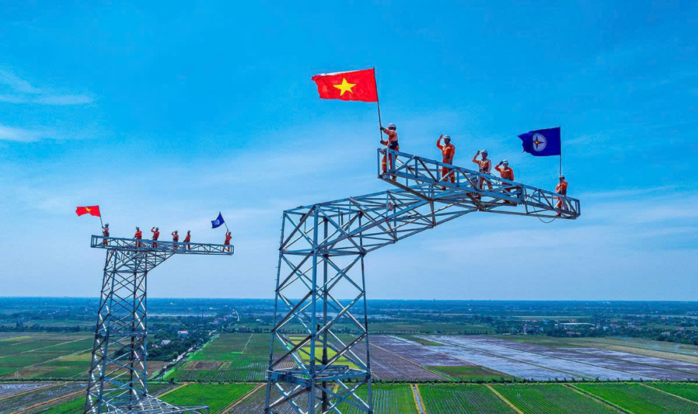 Dưới sự chỉ đạo quyết liệt của của Chính phủ, Thủ tướng Chính phủ, sự quan tâm, ủng hộ của các bộ ngành, địa phương và người dân, EVN, EVNNPT cùng các đơn vị tham gia dự án phát huy tinh thần 