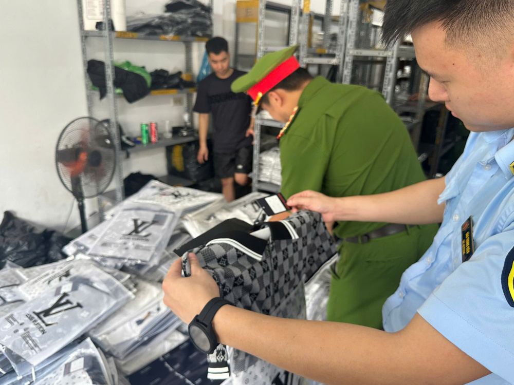 Hà Nội diệt hàng giả: Không có “vùng cấm” trong trận tuyến bảo vệ người tiêu dùng và thương hiệu Việt