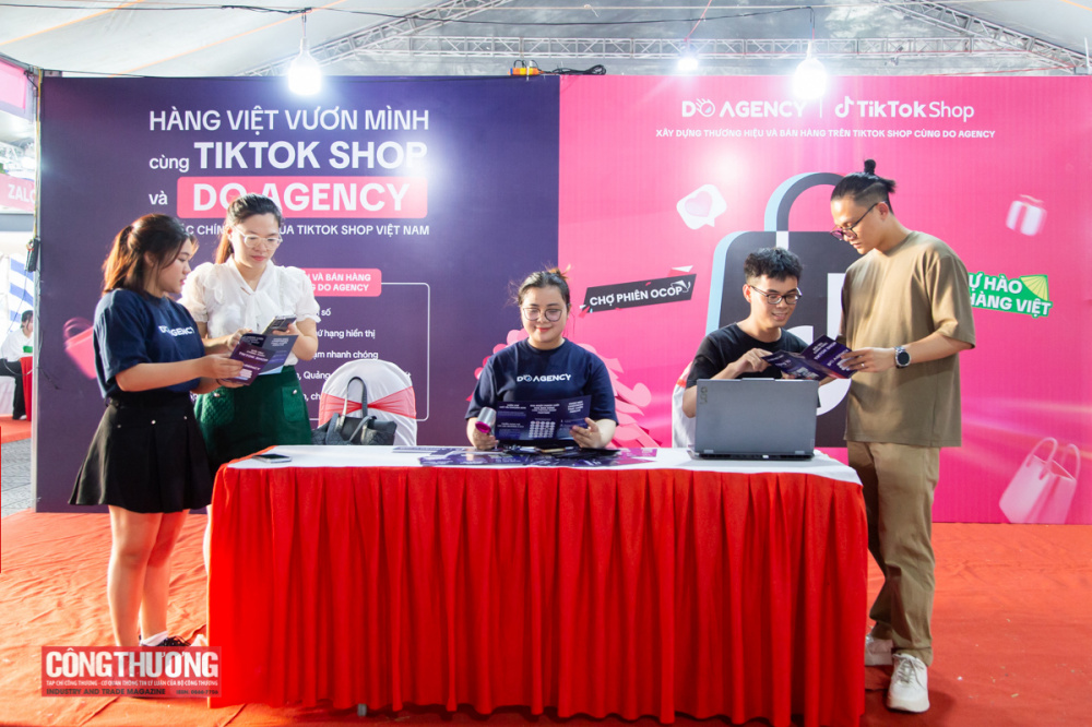 Các gian hành tại chương trình