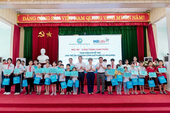 Bảo hiểm nhân thọ MB Life đã trao tặng 200 suất hỗ trợ cho 200 trẻ em