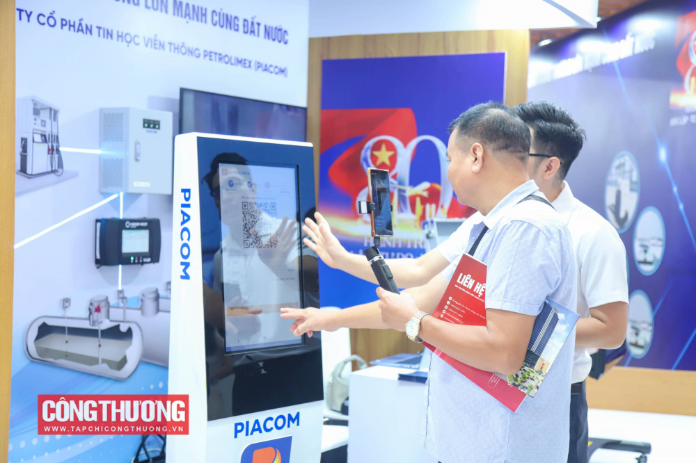 Trải nghiệm Cửa hàng xăng dầu thông minh do Công ty Cổ phần Tin học viễn thông Petrolimex (PIACOM) phát triển 