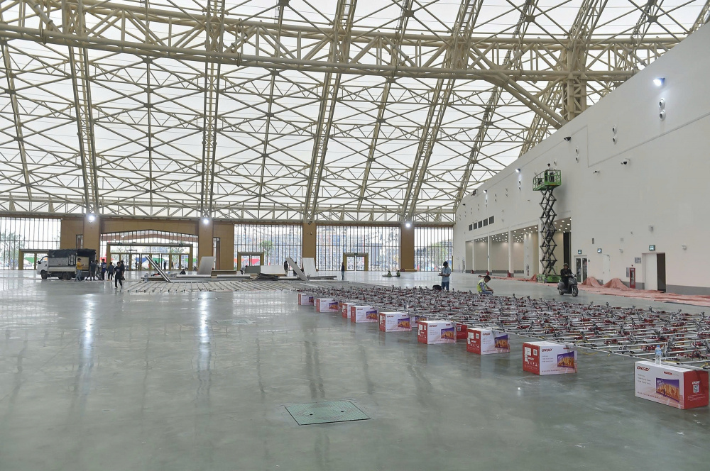 Nhiều đơn vị bắt đầu thi công, lắp đặt gian hàng Triển lãm 80 năm Quốc khánh