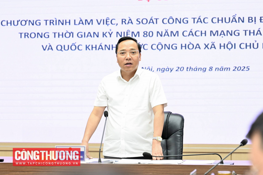 Thứ trưởng Bộ Công Thương Nguyễn Hoàng Long