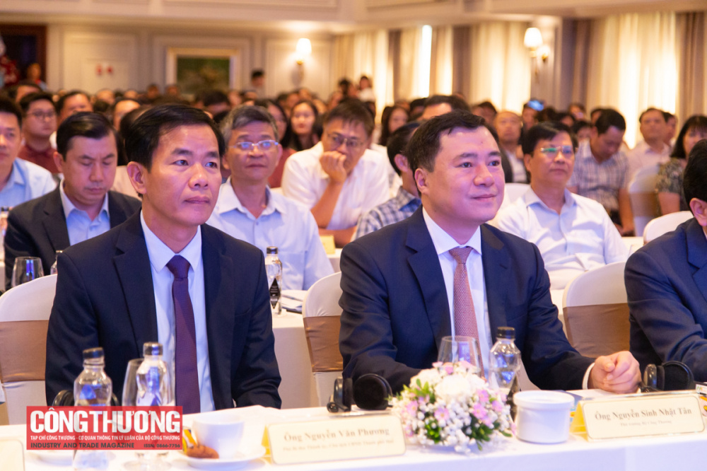 Thứ trưởng Bộ Công Thương Nguyễn Sinh Nhật Tân