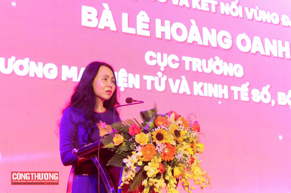 Cục trưởng Lê Hoàng Oanh đề nghị Đà Nẵng cần tăng cường sự phối hợp giữa trung ương và địa phương để hoàn thiện thể chế, chính sách thúc đẩy thương mại điện tử