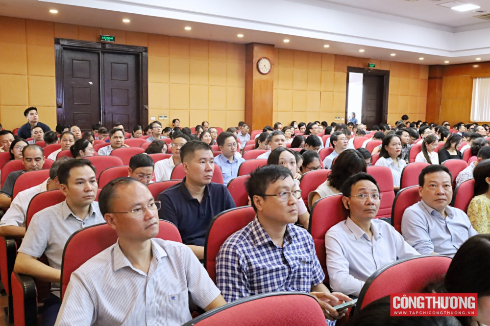 Tập huấn ứng dụng trí tuệ nhân tạo (AI) cho cán bộ các cấp ủy và cơ quan Đảng