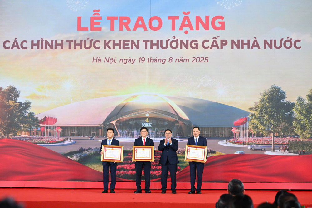 Các tập thể, cá nhân được nhận Huân chương Lao động hạng Ba vì đã có thành tích xuất sắc đột xuất trong công tác tham gia xây dựng Đường dây 500kV mạch 3 Quảng Trạch – Phố Nối, góp phần vào sự nghiệp xây dựng chủ nghĩa xã hội và bảo vệ Tổ quốc.