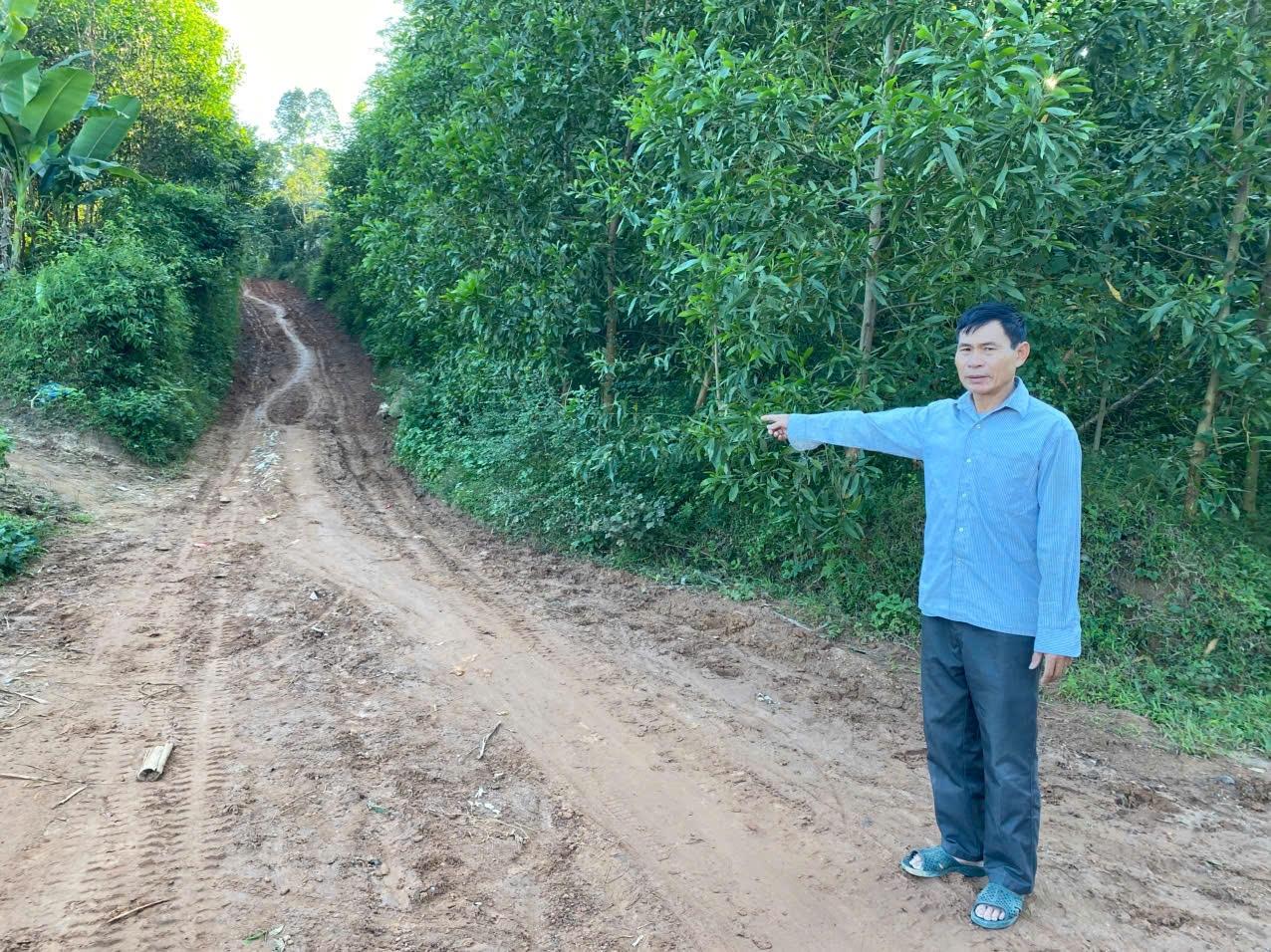 Ông Phan Bá Chiến-Người có uy tín bản Kẻ Tằm xã Châu Bình: Tôi đã đề xuất lên UBND xã sớm đầu tư xây dựng đường dân sinh các cụm bản Kẻ Sắn và Na Bàn