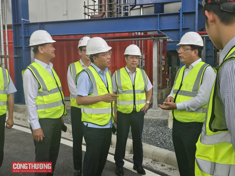 Thứ trưởng Nguyễn Hoàng Long