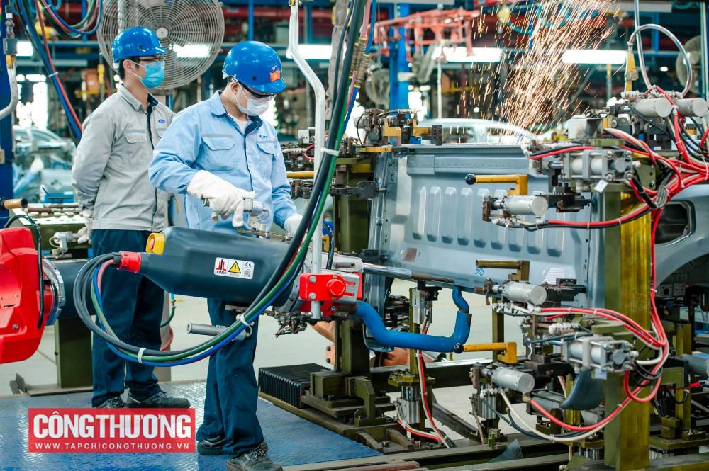 Thủ tướng Chính phủ phê duyệt cắt giảm, đơn giản hóa thủ tục hành chính liên quan đến hoạt động sản xuất, kinh doanh trong 16 lĩnh vực; cắt giảm, đơn giản hóa điều kiện đầu tư kinh doanh trong 12 ngành nghề; cắt giảm, đơn giản hóa thủ tục hành chính nội bộ trong 5 lĩnh vực