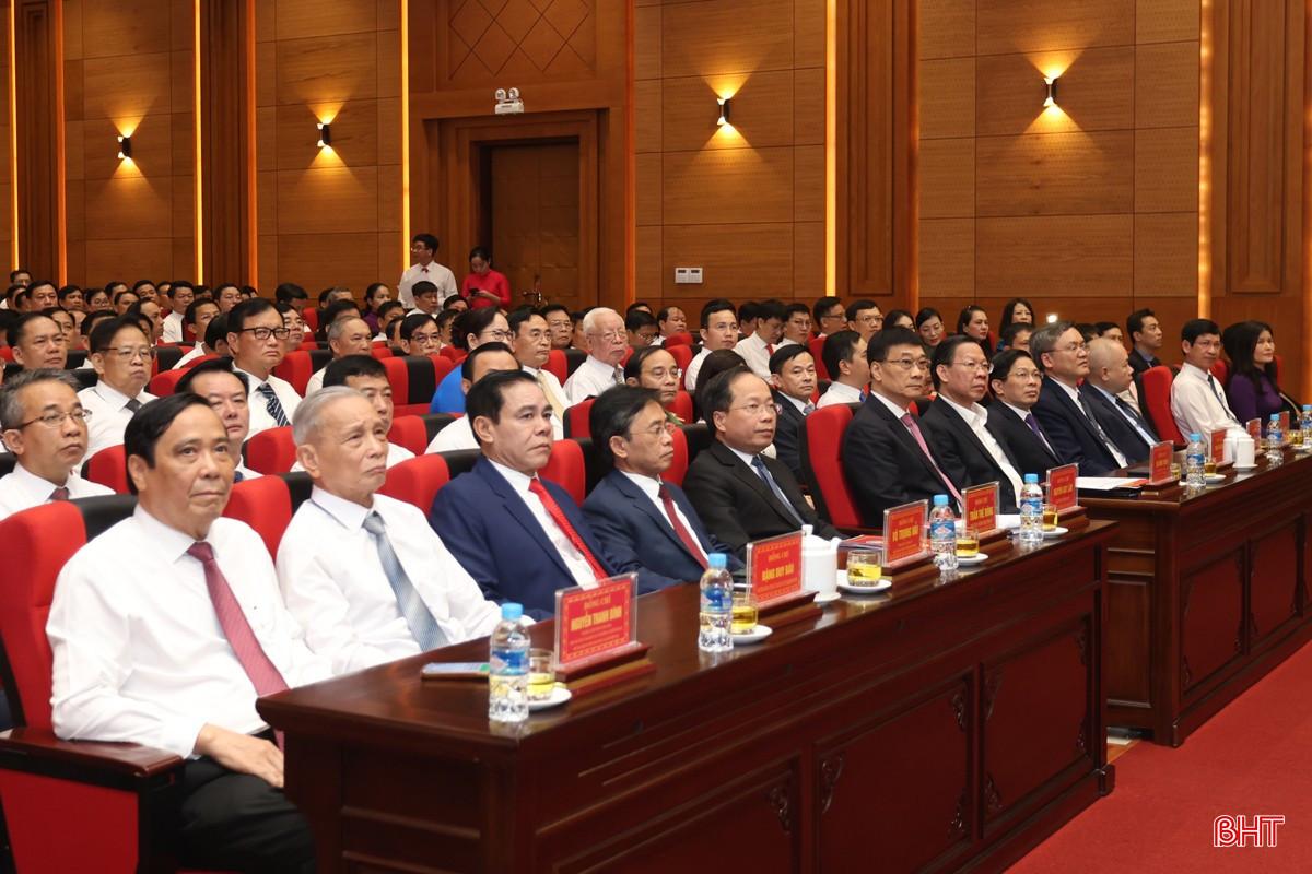 Đại biểu trung ương và tỉnh dự buổi lễ. bqbht_br_img-9723.jpg