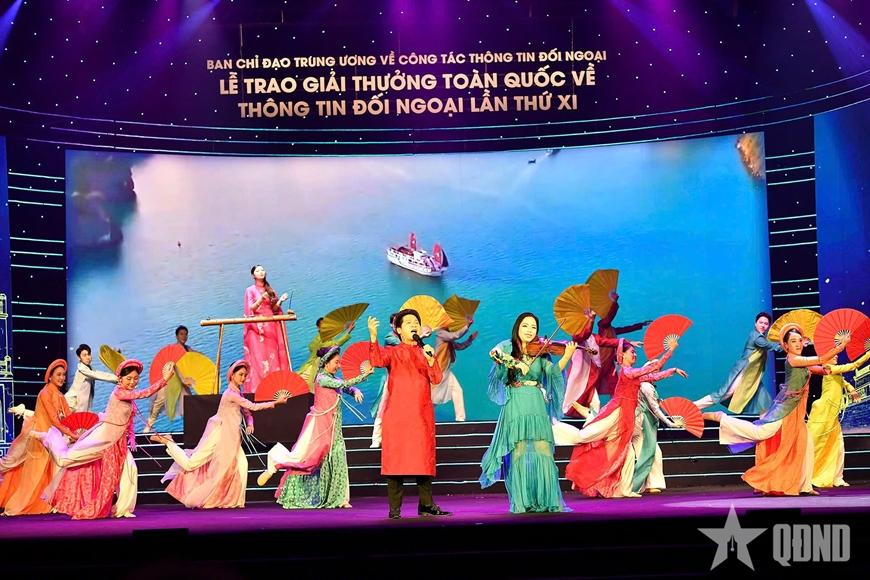 Thủ tướng Phạm Minh Chính dự Lễ trao Giải thưởng toàn quốc về thông tin đối ngoại lần thứ XI