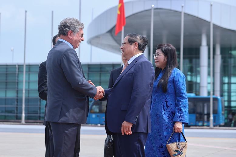 Thủ tướng lên đường dự Hội nghị Thượng đỉnh BRICS mở rộng và hoạt động song phương tại Brazil- Ảnh 3. Thủ tướng lên đường dự Hội nghị Thượng đỉnh BRICS mở rộng và hoạt động song phương tại Brazil- Ảnh 3.