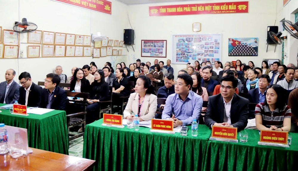 Cử tri Tổ d&acirc;n phố Quang Trung 2, phường Hạc Th&agrave;nh thống nhất giới thiệu 6 người ứng cử đại biểu HĐND c&aacute;c cấp