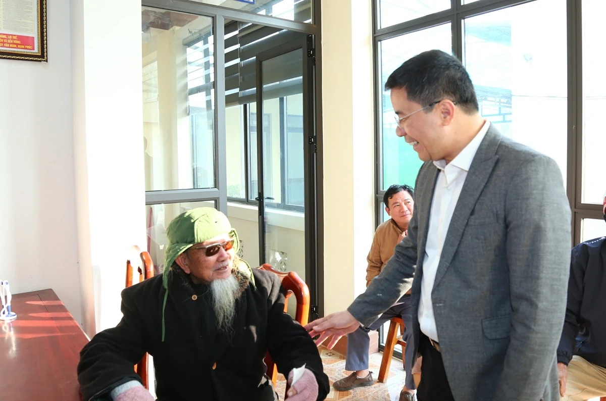 Phó Bí thư Thường trực Tỉnh ủy Nguyễn Hồng Phong thăm, làm việc tại xã Thiệu Quang