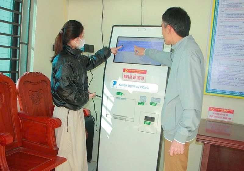 Hoa Lộc x&acirc;y dựng ch&iacute;nh quyền th&acirc;n thiện, v&igrave; Nh&acirc;n d&acirc;n phục vụ