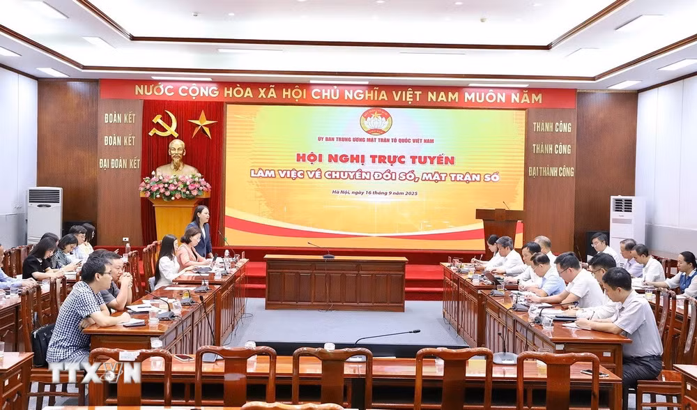 ttxvn-chuyen-doi-so-khau-dot-pha-cua-cong-tac-mat-tran.jpg