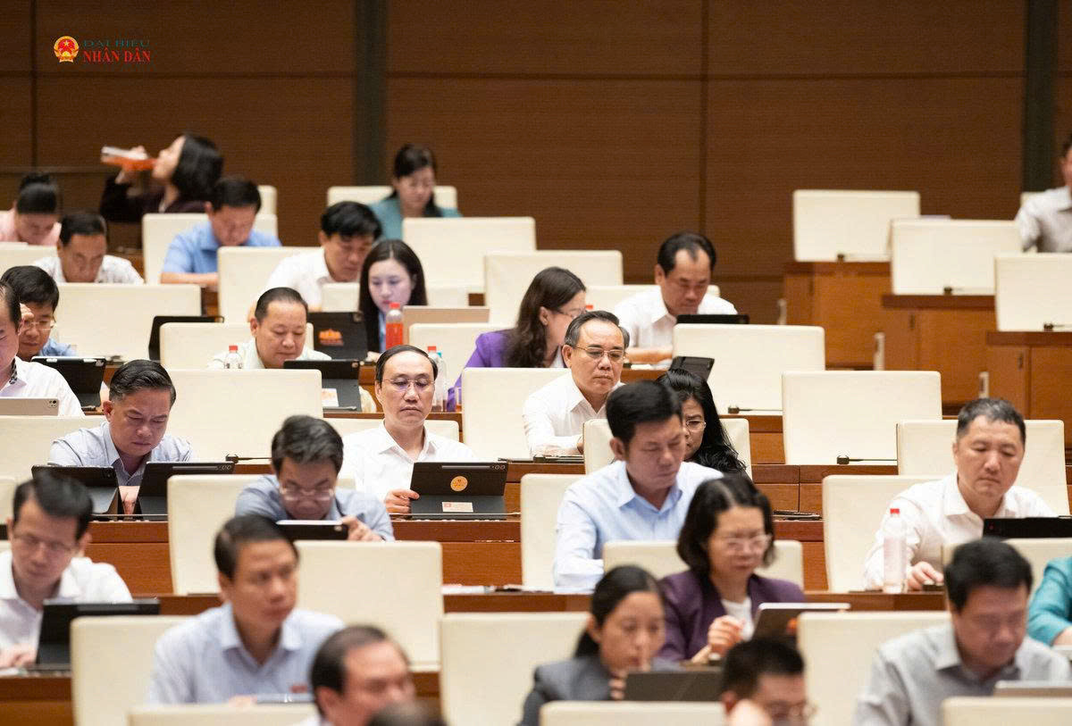 Thành công của Kỳ họp không thường lệ thứ Nhất, Quốc hội khóa XVI: Gỡ vướng mắc trước mắt, tạo dư địa phát triển dài hạn