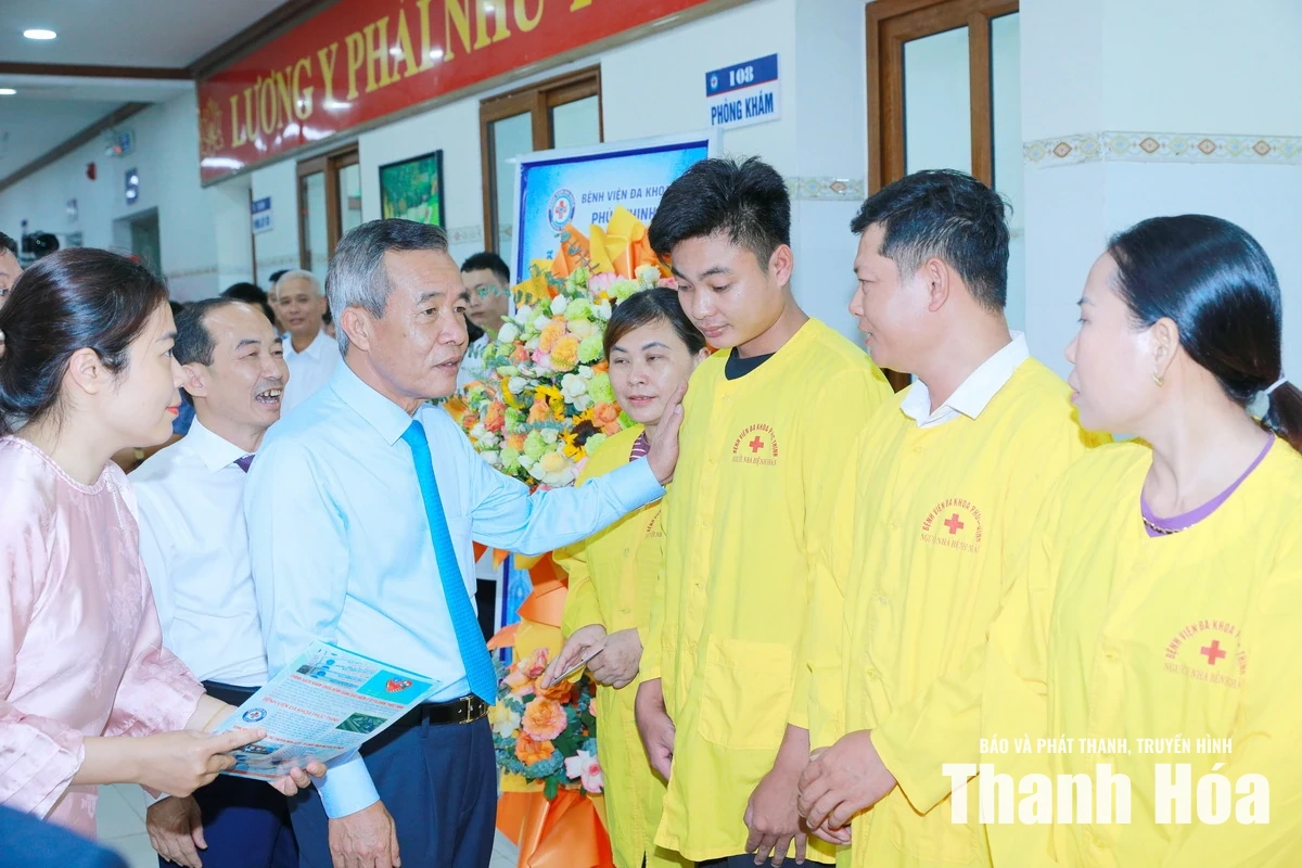 Bí thư Tỉnh ủy Lê Đức Thái dự lễ khai trương hệ thống chẩn đoán hình ảnh công nghệ cao tại Bệnh viện Đa khoa Phúc Thịnh